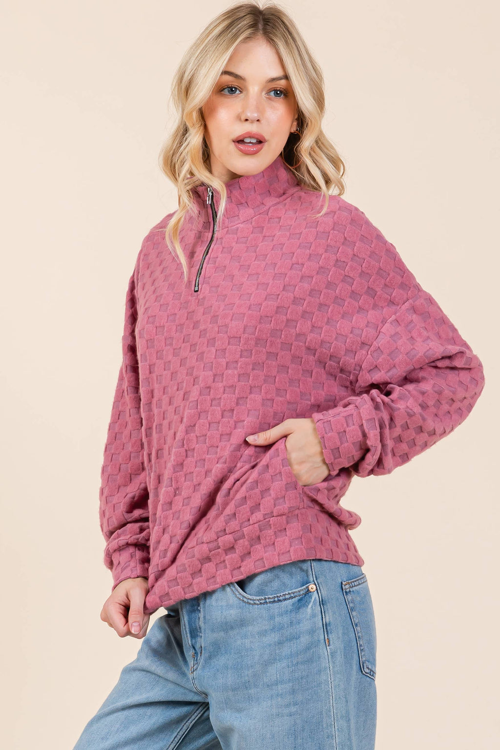 FUZZY CHECKERED 1/4 ZIP TOP