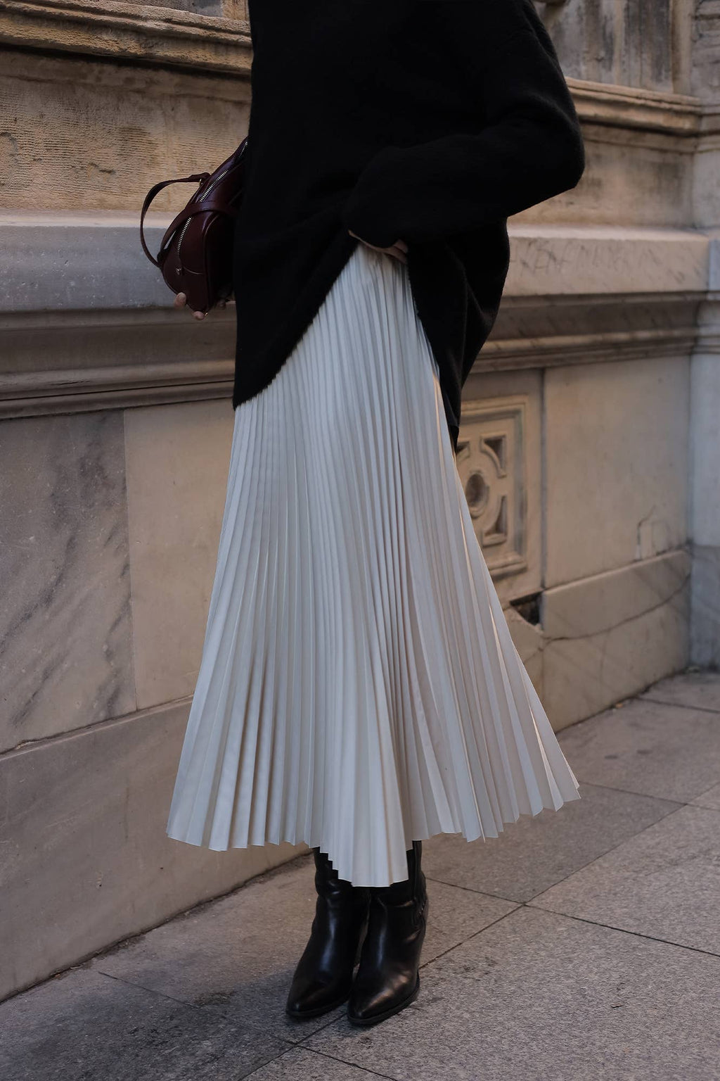 High-Waist Pleated Maxi Skirt – Elegant Flowy A-Line Skirt