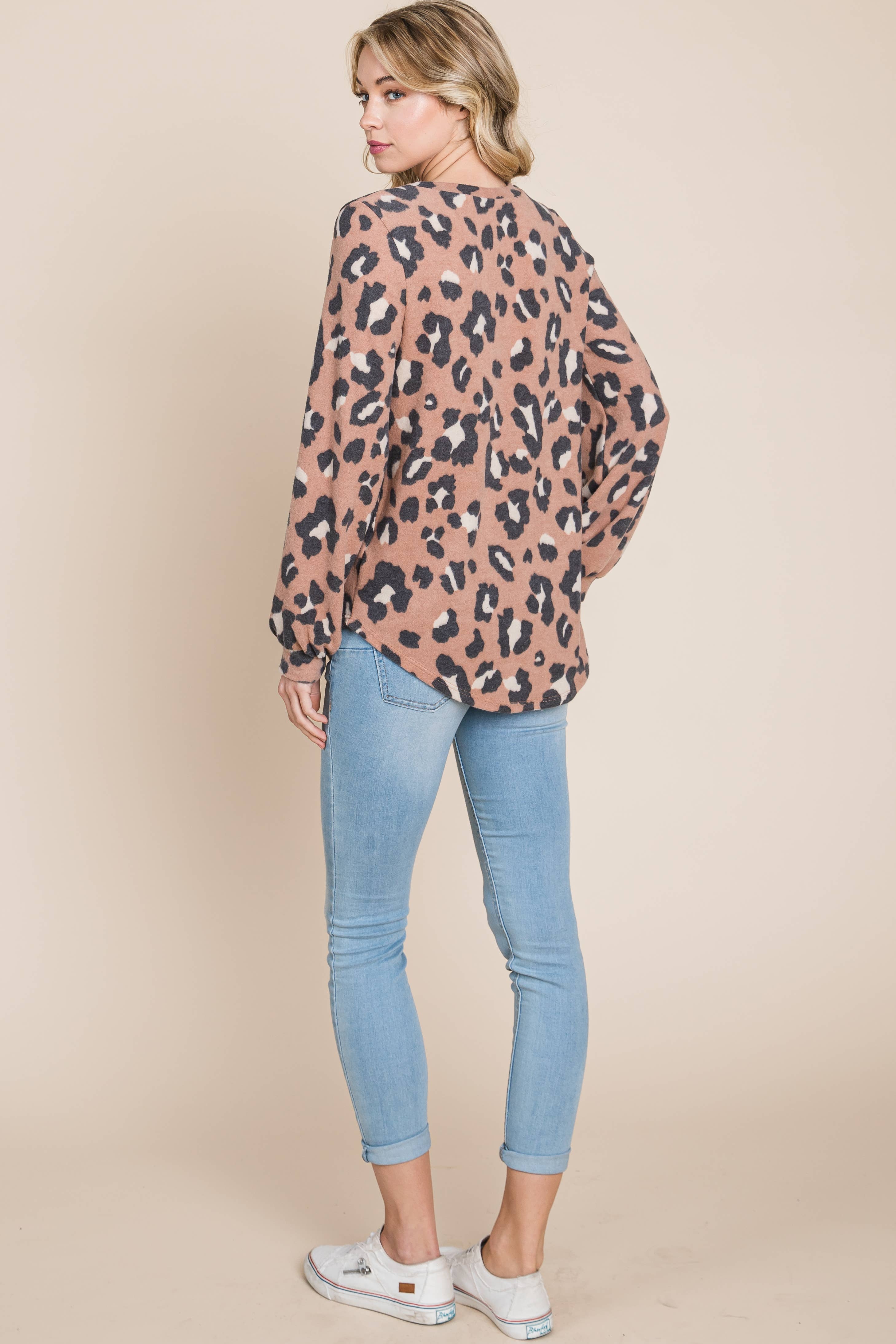 TL1698 Cozy Leopard Print Pullover