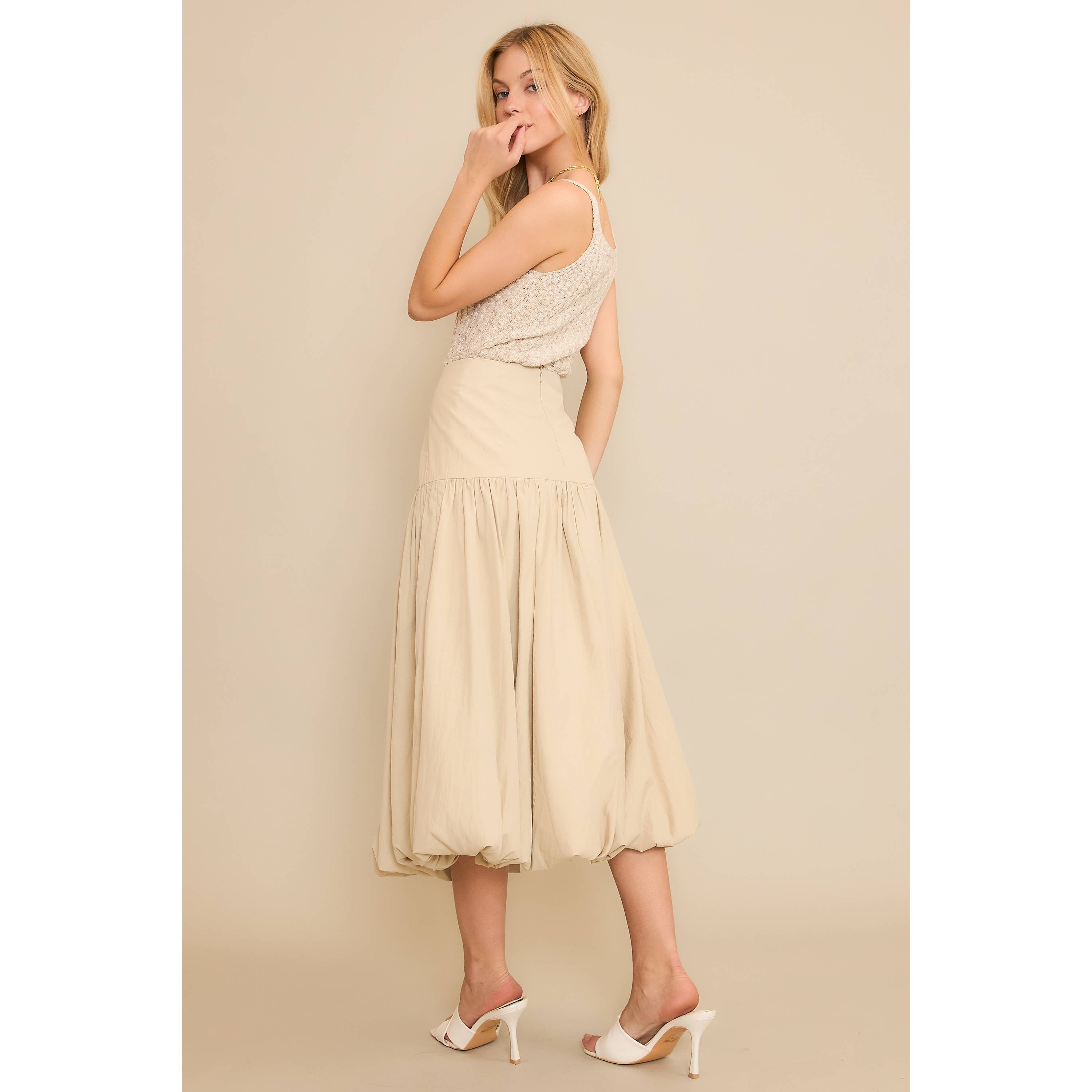 SOFT WOVEN SOLID BUBBLE BALLON MIDI SKIRT - Beige