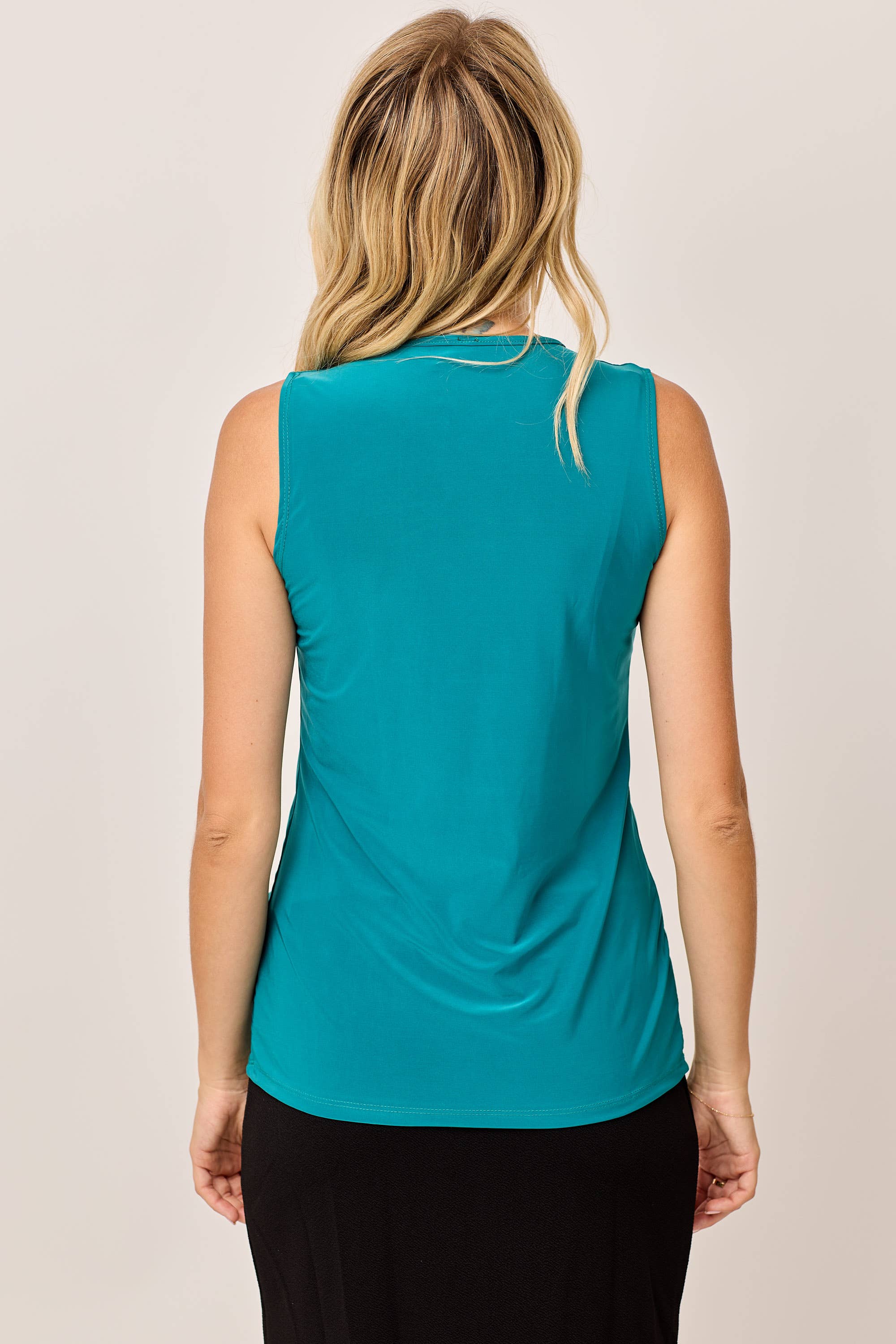 WOMEN'S MODEST WRINKLE- FREE LAYERING SLEEVELESS TOP