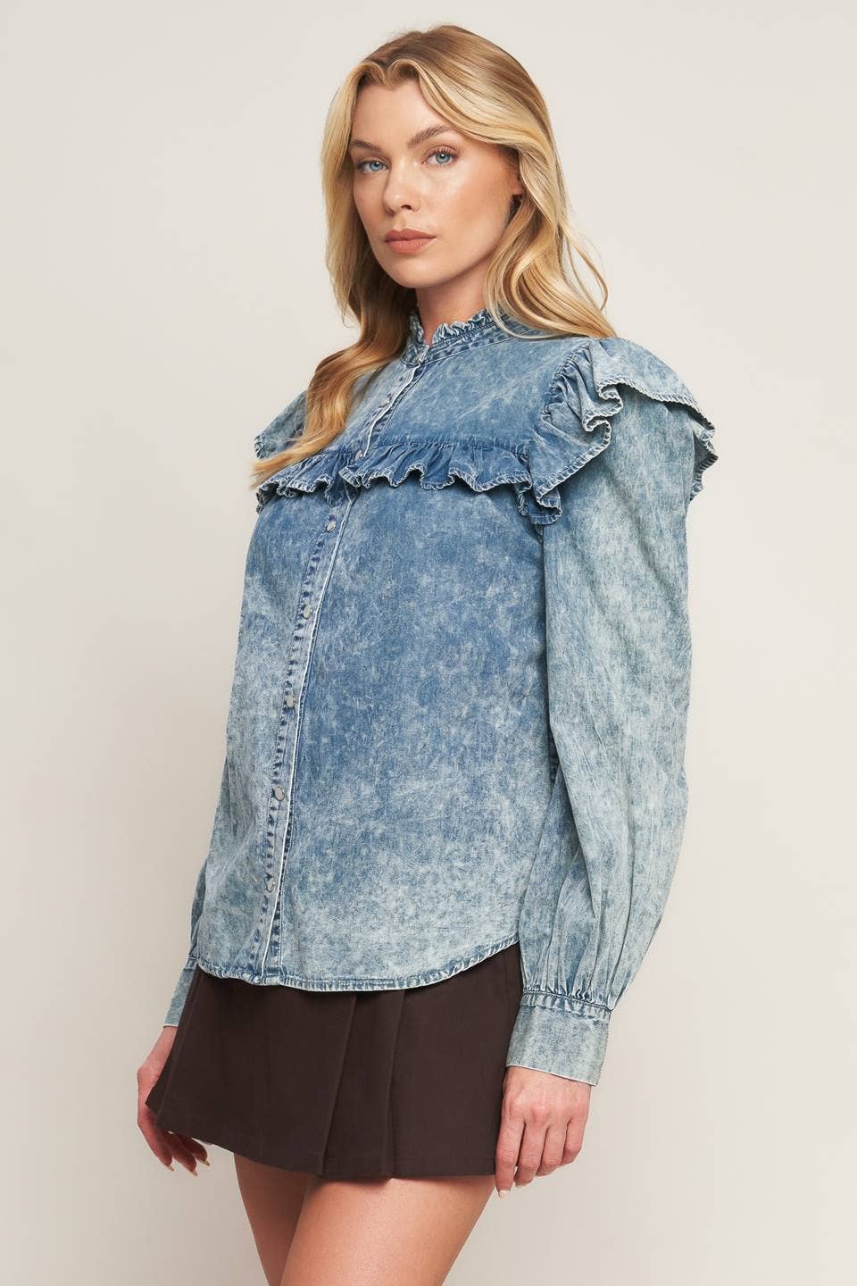 An acid washed denim top - IT12646