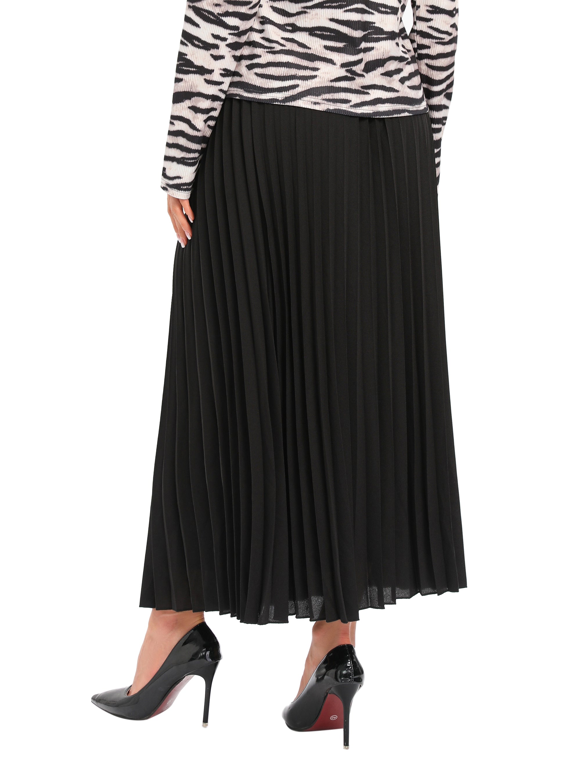 Black Pleated Lightweight Solid Skirt