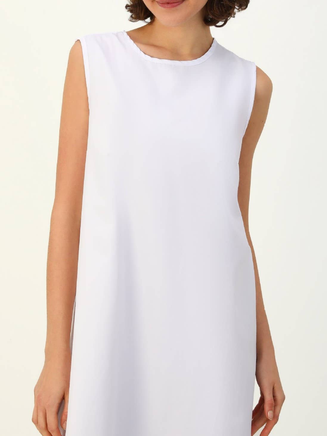 Effortless plain round neck sleeveless maxi swing dress
