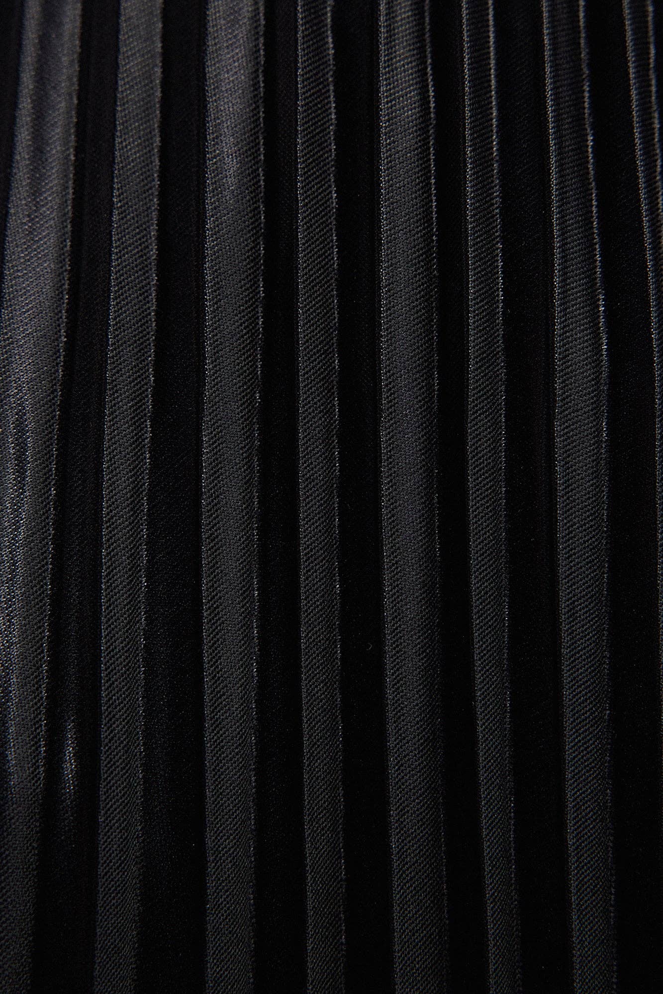 High-Waist Pleated Maxi Skirt – Elegant Flowy A-Line Skirt