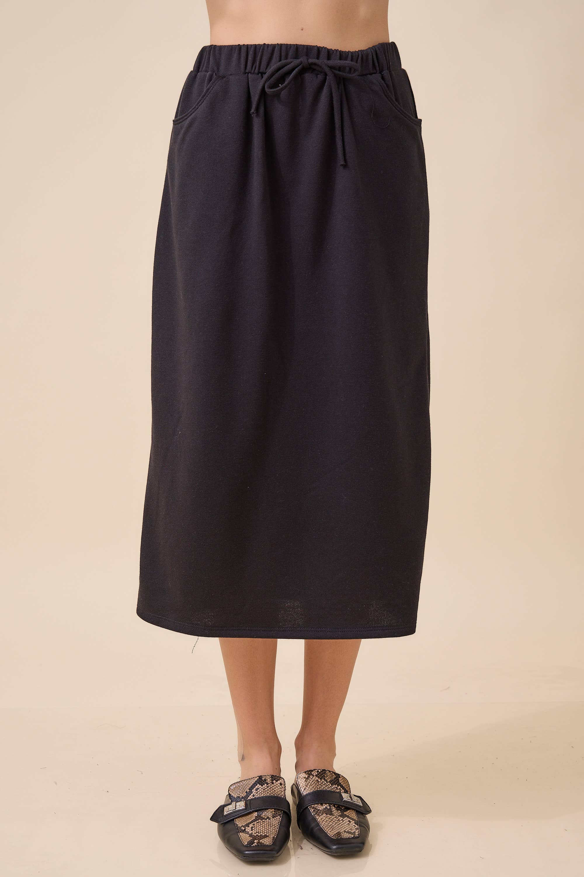 WOMEN'S SOLID SOFT KNIT SKIRT WITH POCKETS-PART OF SET