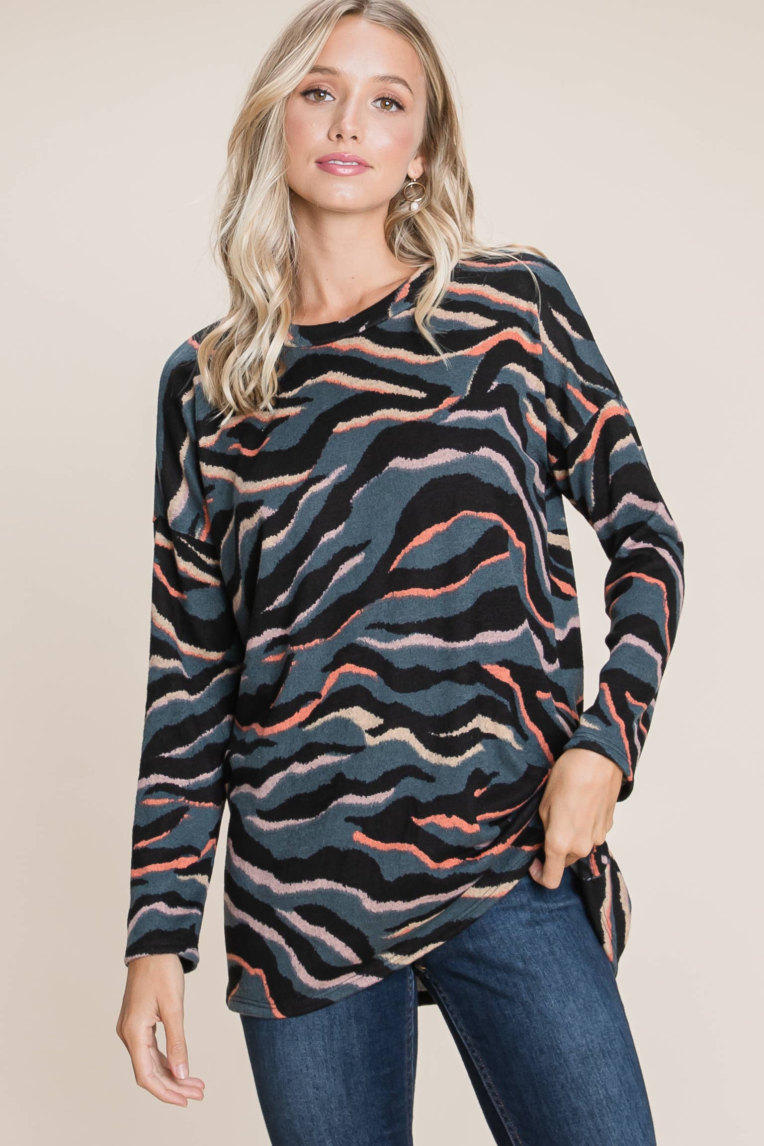 TL1607 Relaxed Fit Animal Print Tunic