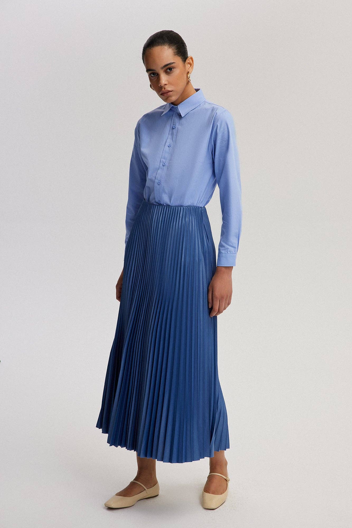 High-Waist Pleated Maxi Skirt – Elegant Flowy A-Line Skirt