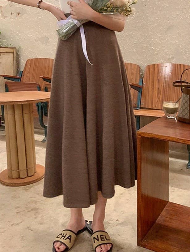High-Waisted Loose-Fitting Midi Skirt