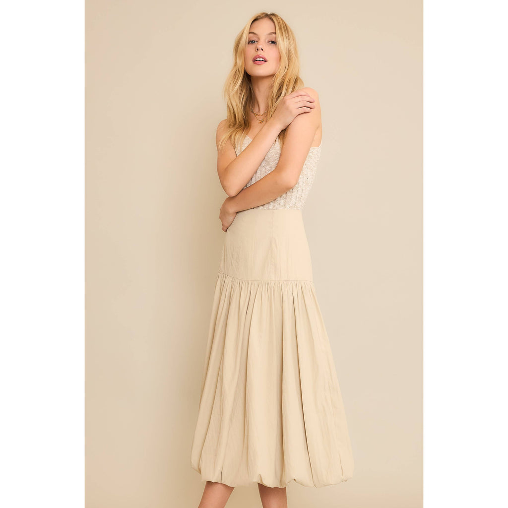 SOFT WOVEN SOLID BUBBLE BALLON MIDI SKIRT - Beige