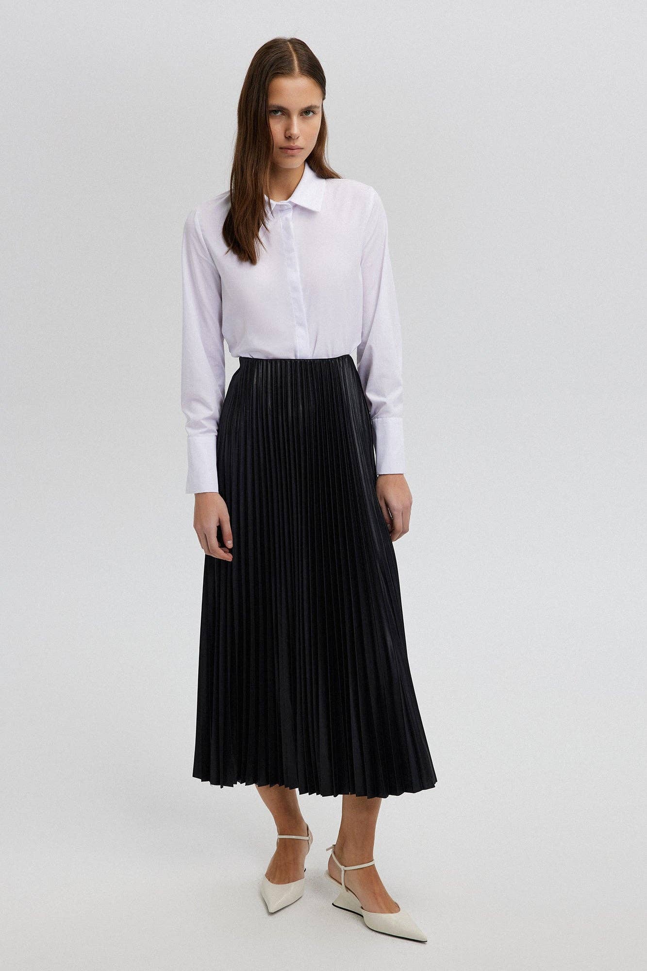 High-Waist Pleated Maxi Skirt – Elegant Flowy A-Line Skirt