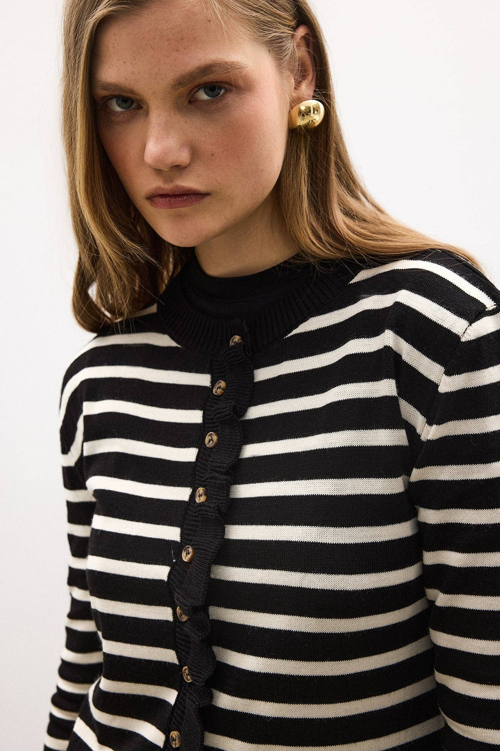 RUFFLED STRIPED KNIT CARDIGAN