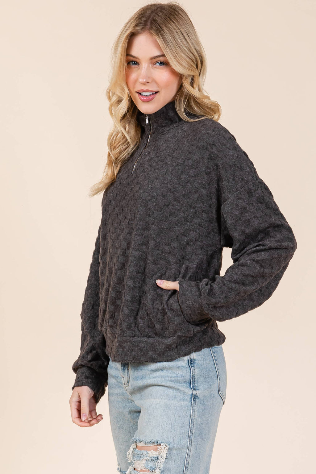 FUZZY CHECKERED 1/4 ZIP TOP