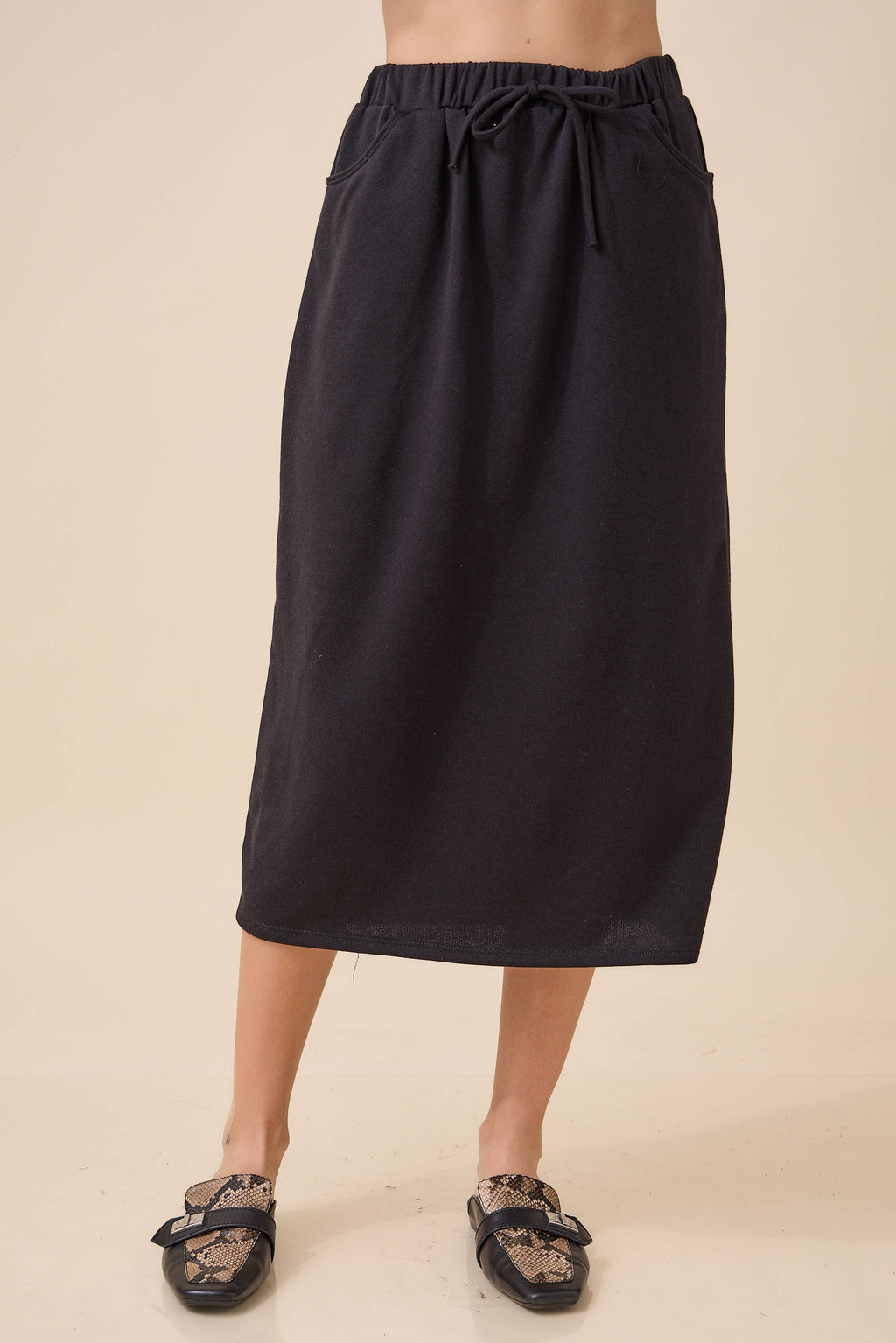 WOMEN'S SOLID SOFT KNIT SKIRT WITH POCKETS-PART OF SET