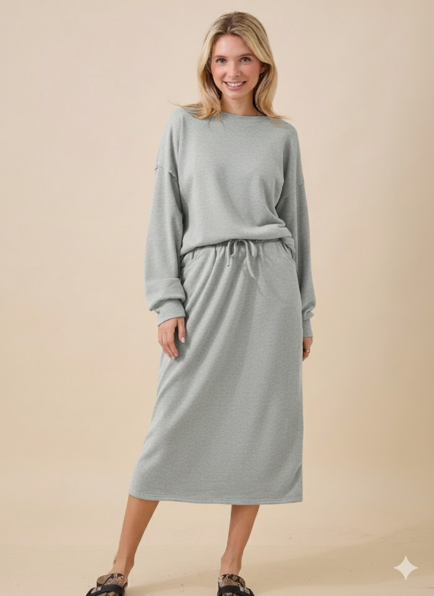 WOMEN'S SOLID SOFT KNIT SKIRT WITH POCKETS-PART OF SET