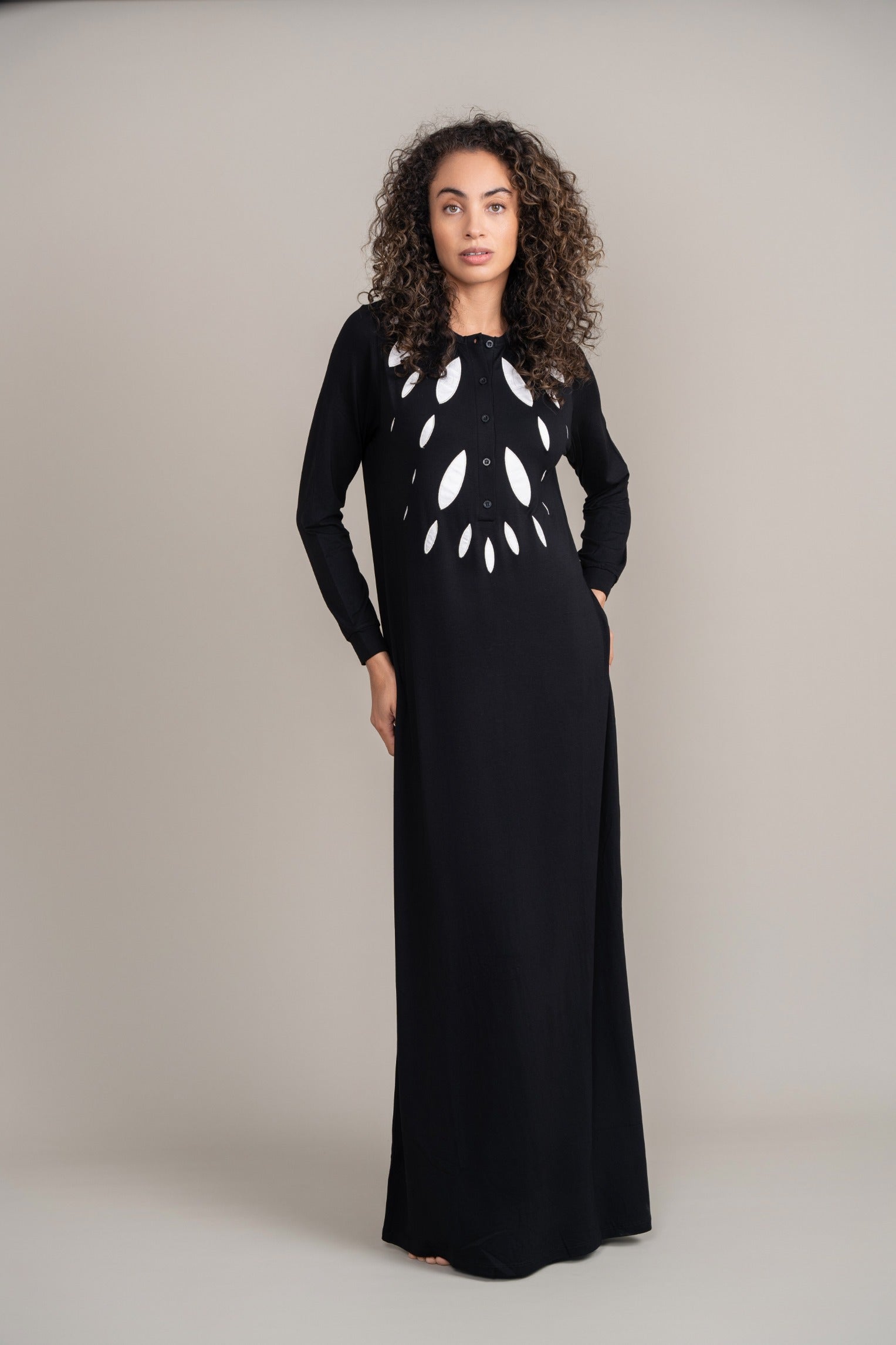 Sunburst Emblem Buttoned Lounger - Black