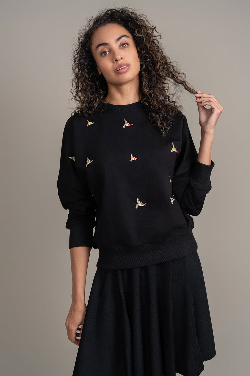 Sweatshirt with Ebroidered Hummingbird