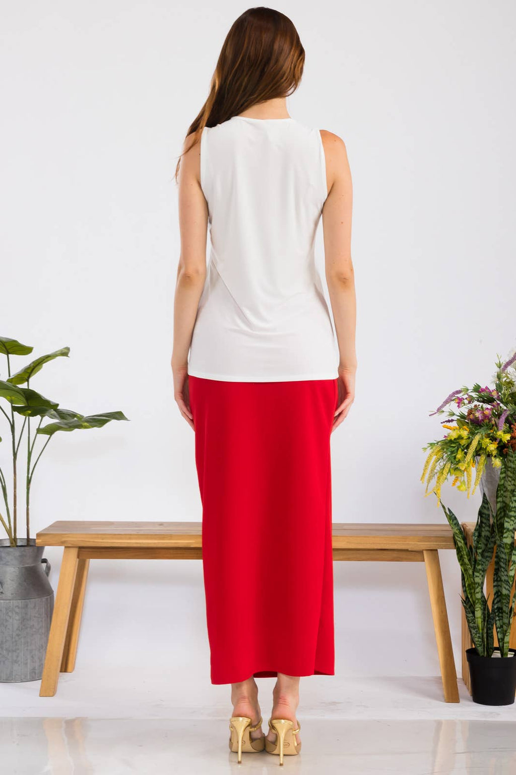WOMEN'S MODEST WRINKLE- FREE LAYERING SLEEVELESS TOP