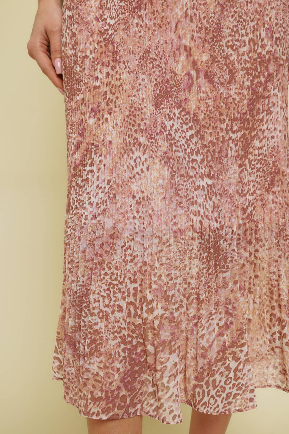 60009 Pleated Leo Print Skirt