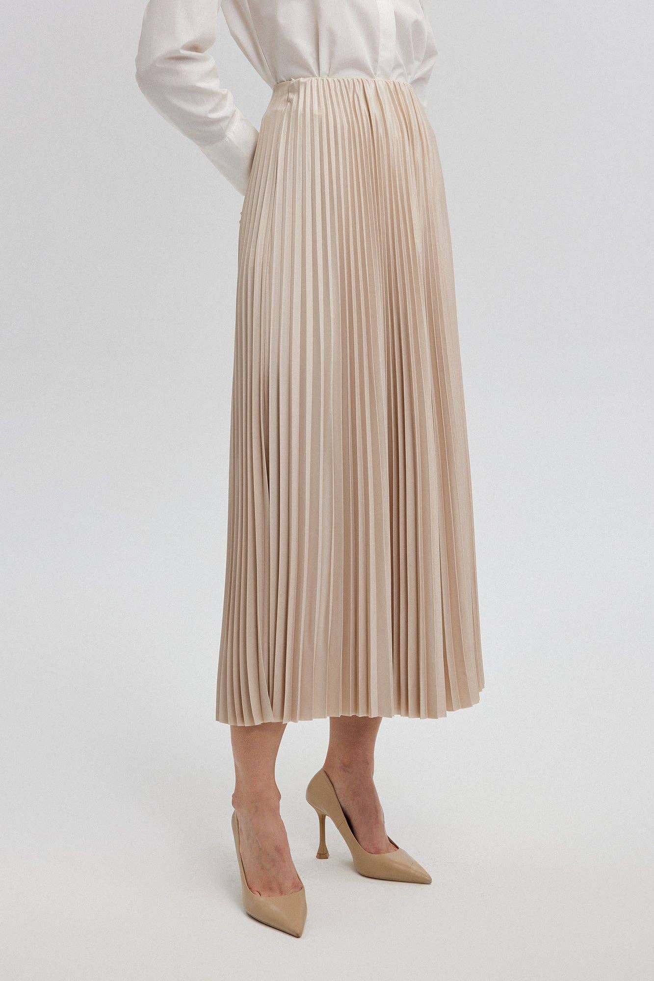 High-Waist Pleated Maxi Skirt – Elegant Flowy A-Line Skirt