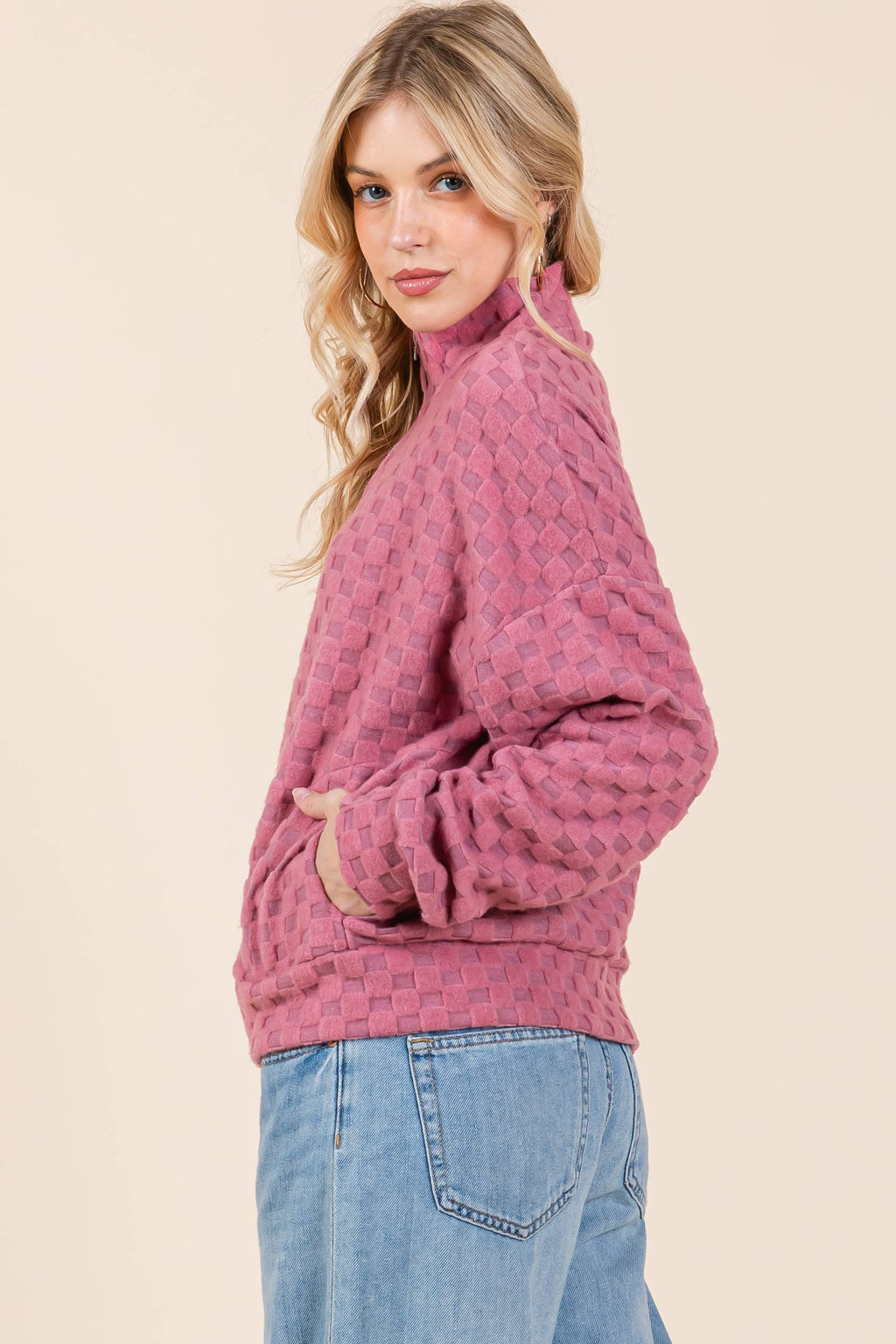 FUZZY CHECKERED 1/4 ZIP TOP