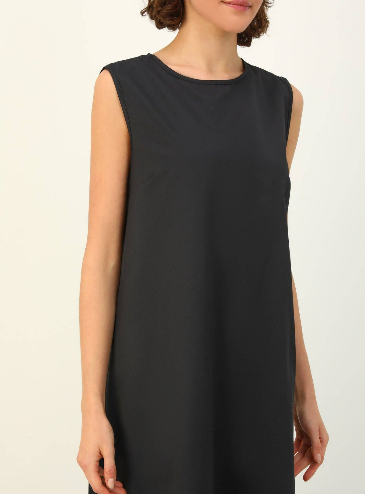 Effortless plain round neck sleeveless maxi swing dress