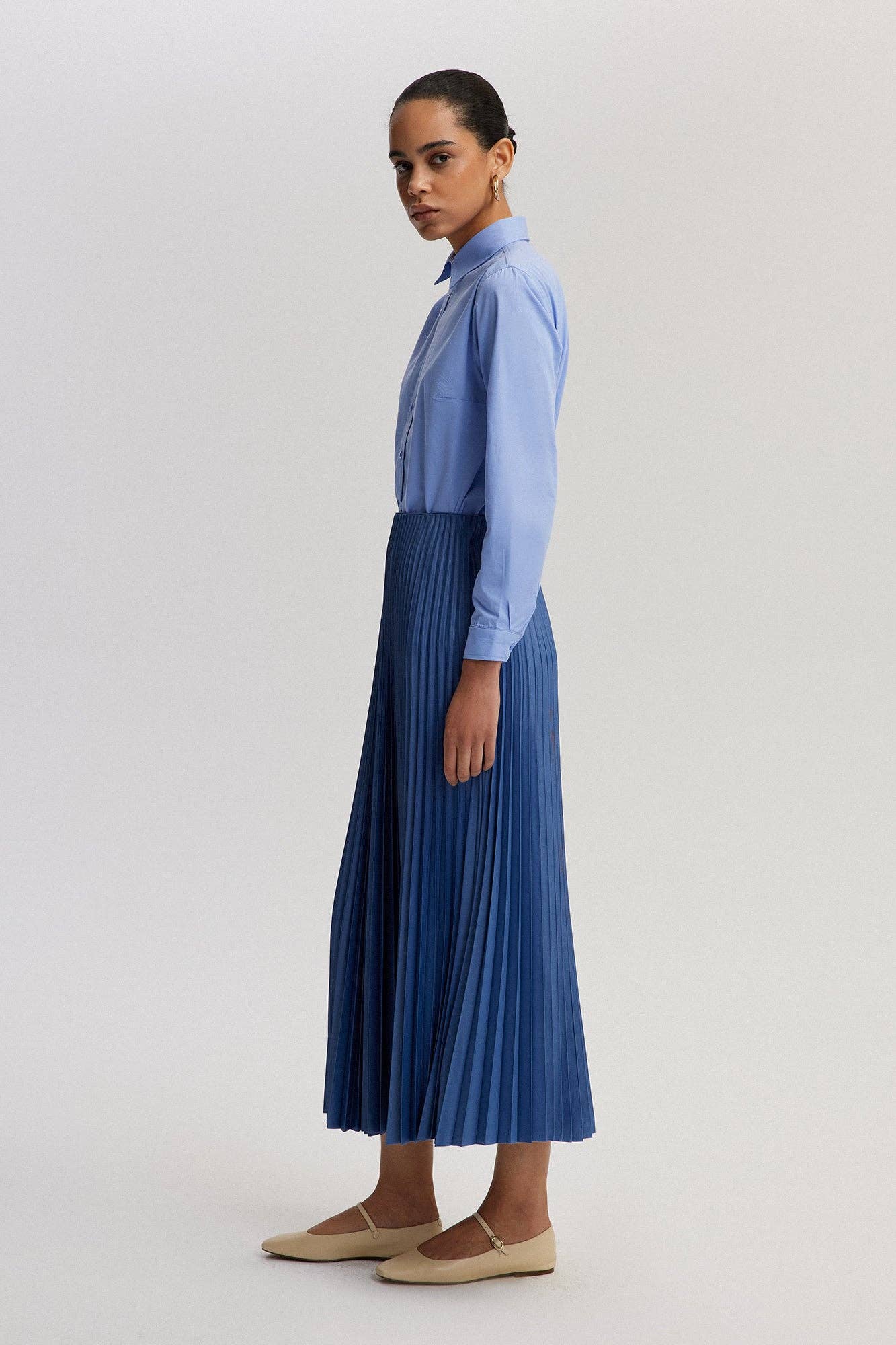 High-Waist Pleated Maxi Skirt – Elegant Flowy A-Line Skirt