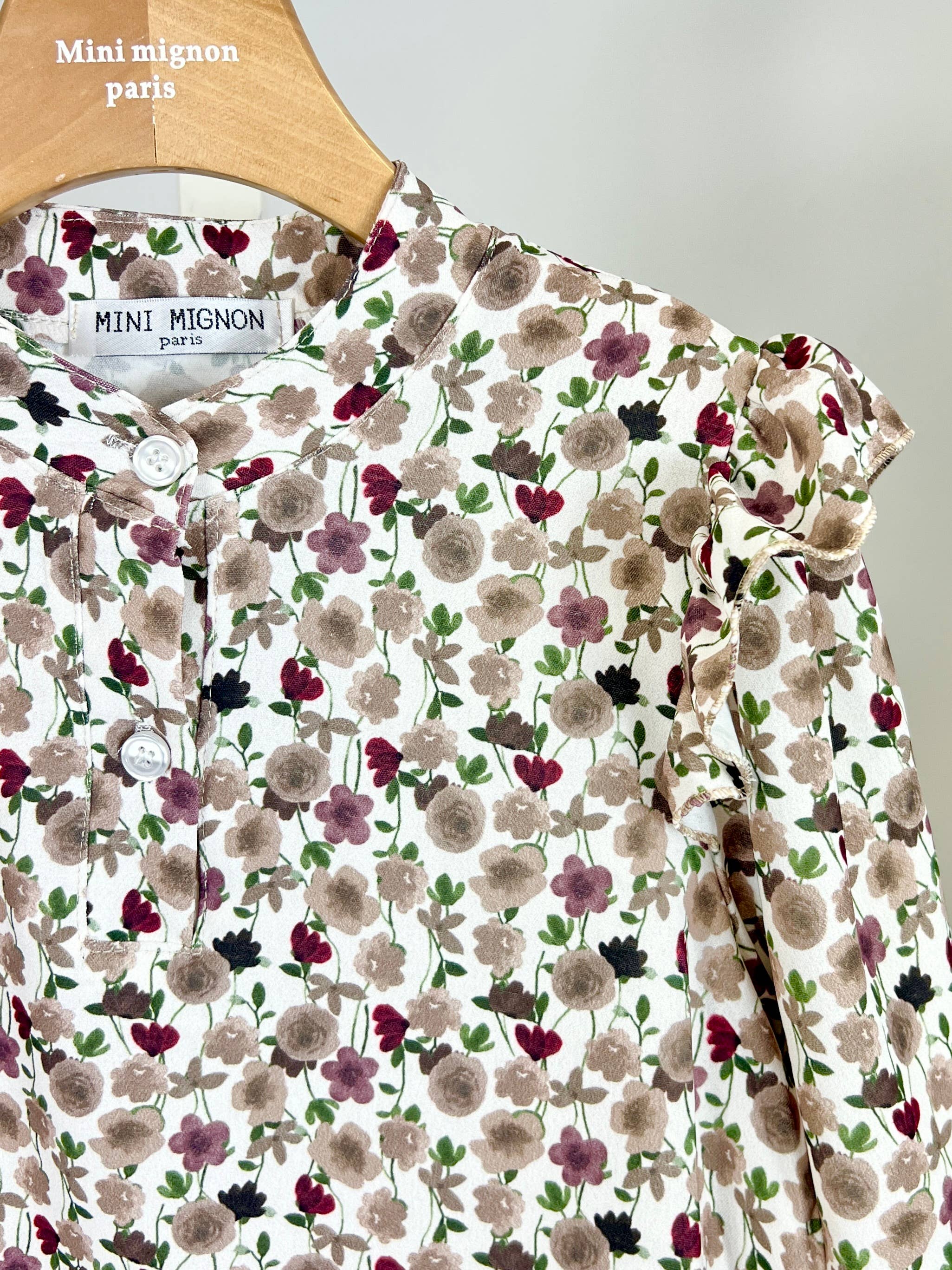 Floral long-sleeve top with ruffles for girls