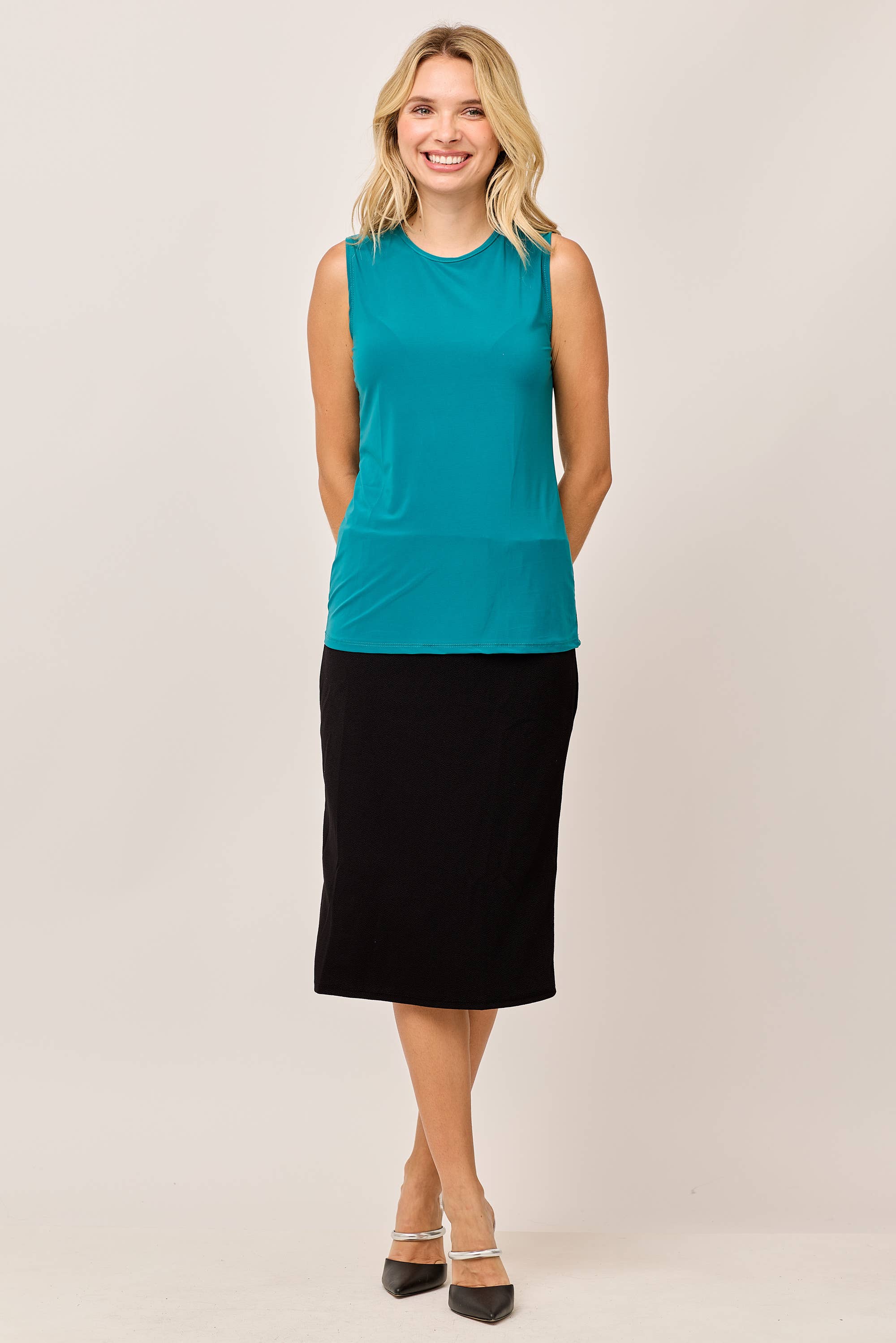 WOMEN'S MODEST WRINKLE- FREE LAYERING SLEEVELESS TOP