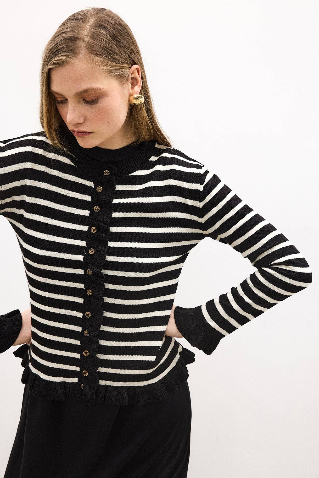 RUFFLED STRIPED KNIT CARDIGAN