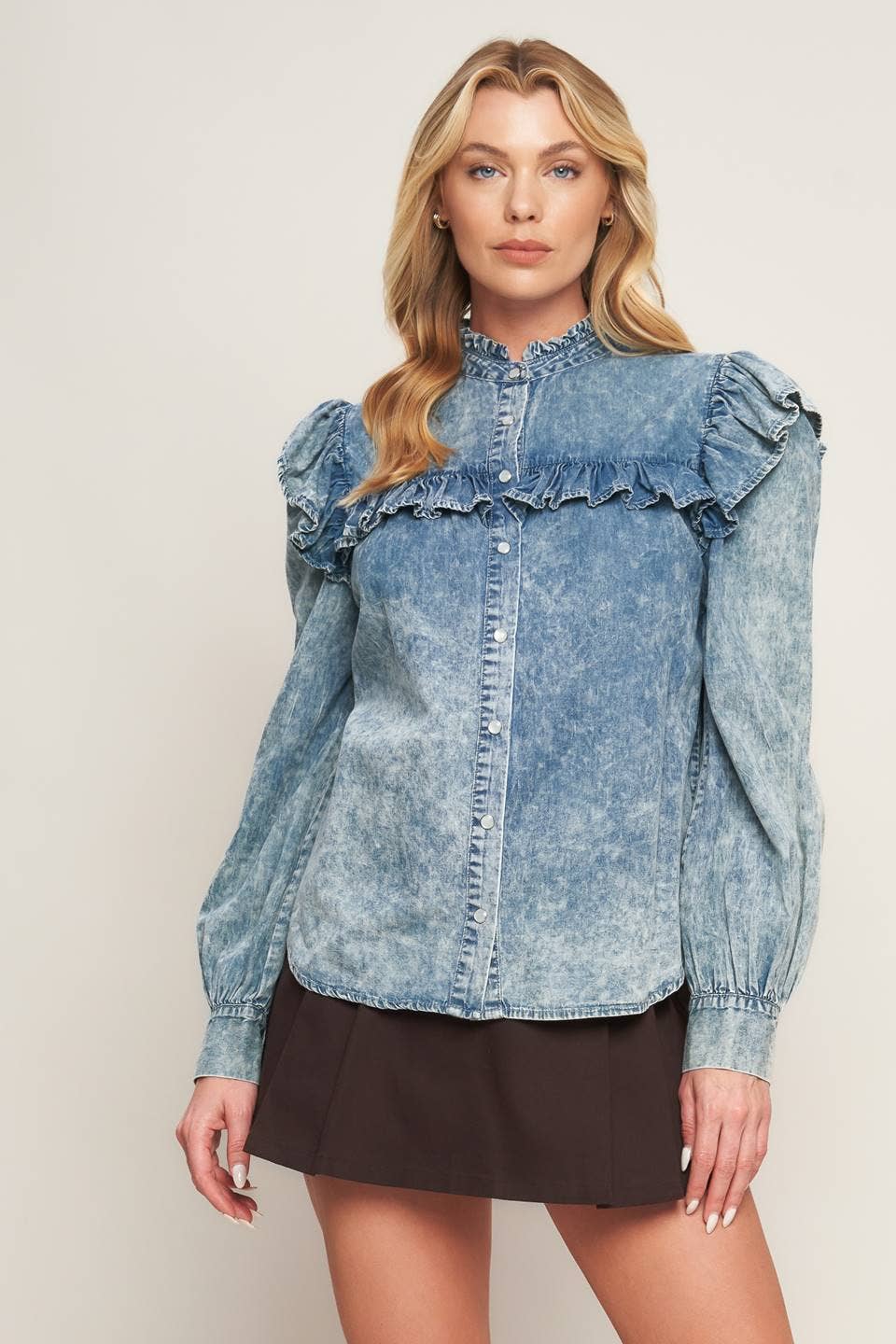 An acid washed denim top - IT12646