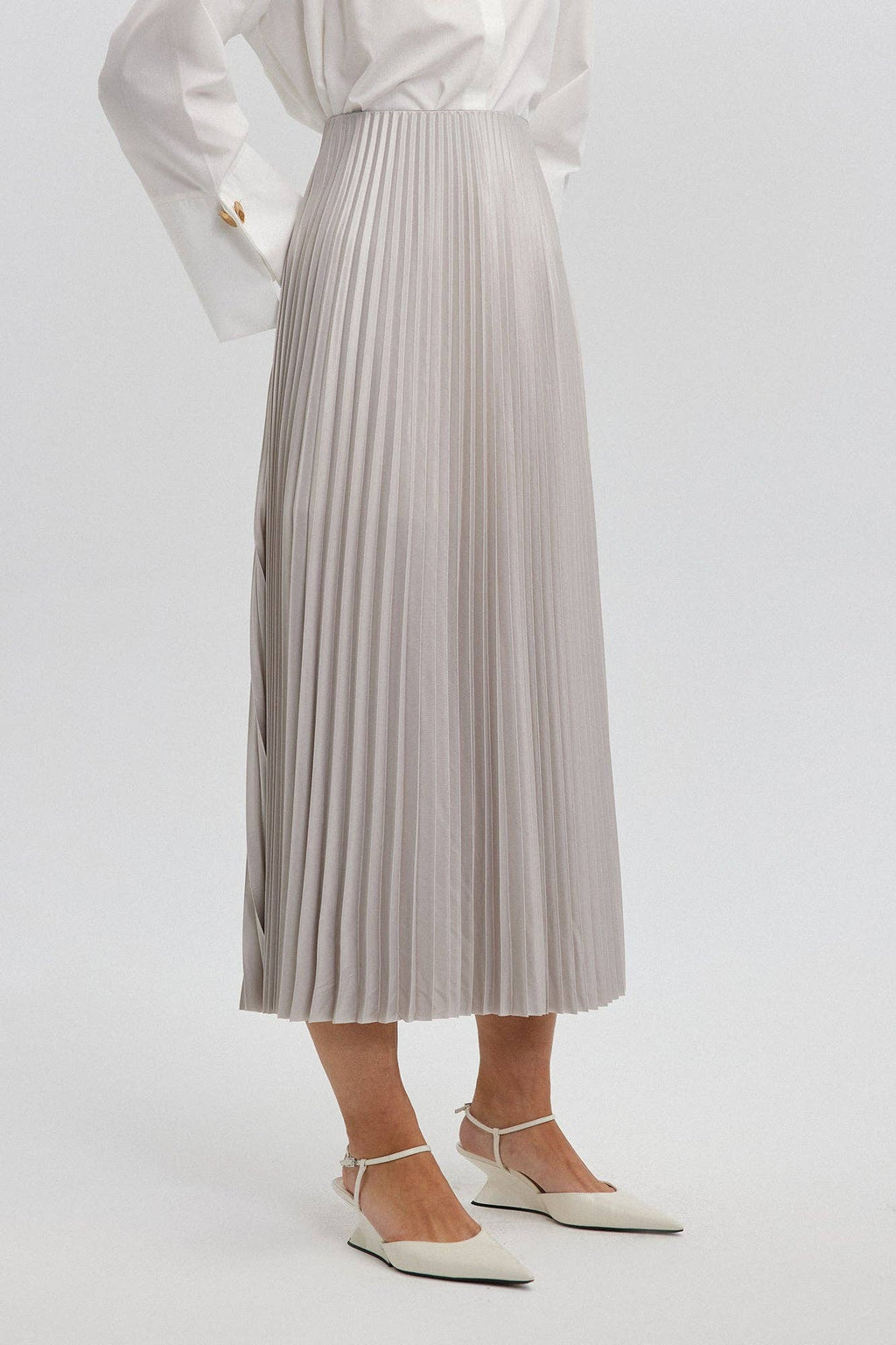 High-Waist Pleated Maxi Skirt – Elegant Flowy A-Line Skirt