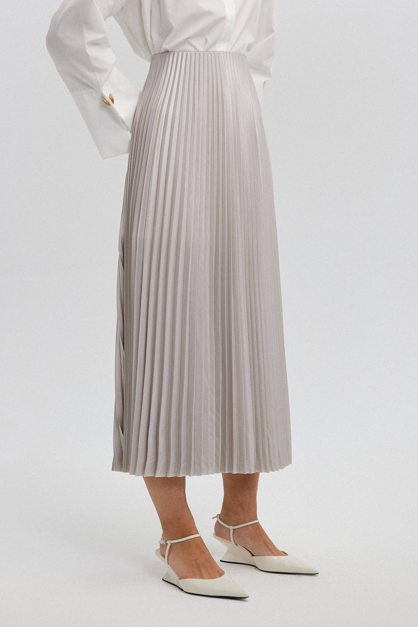High-Waist Pleated Maxi Skirt – Elegant Flowy A-Line Skirt